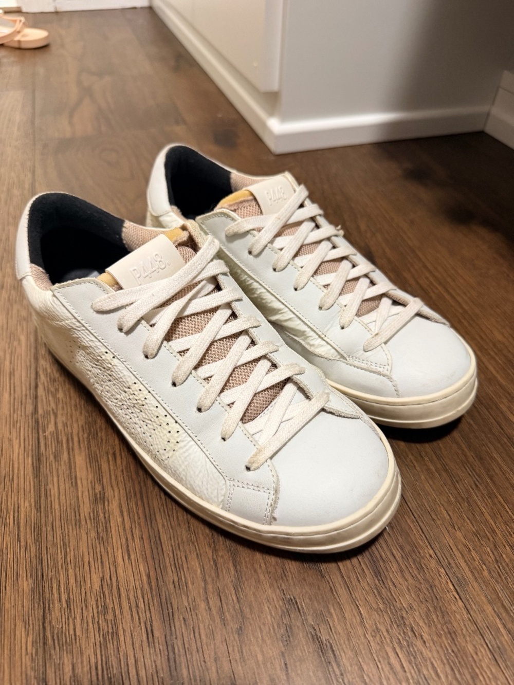P448 sneaker white and tan